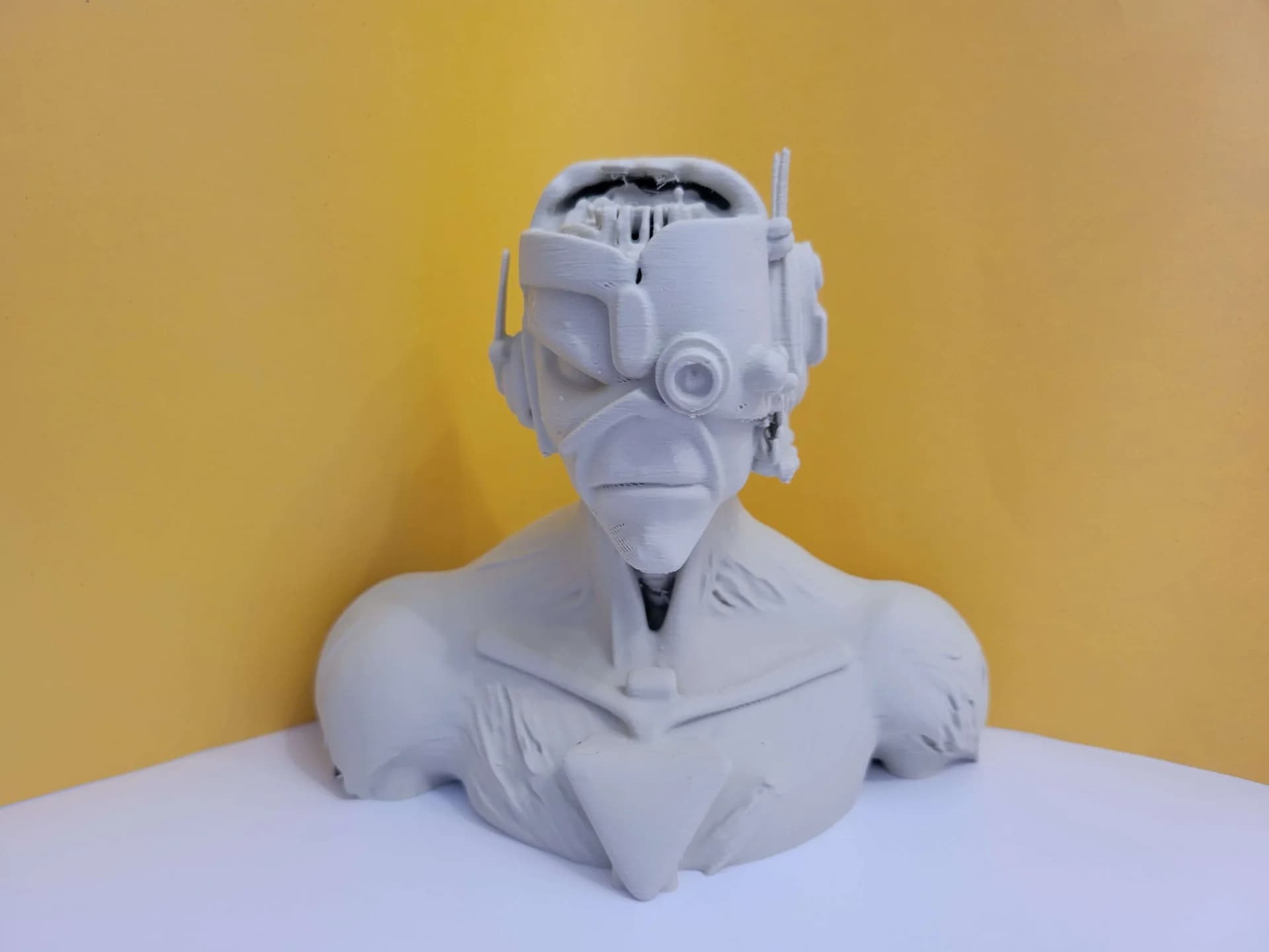 Escultura Artesanal Guerreiro Metal
